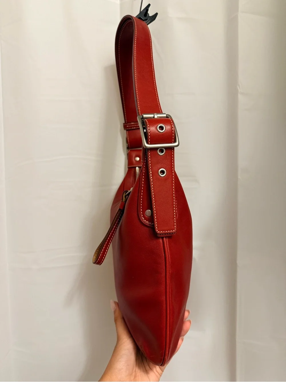 Vintage Coach Red Leather Shoulder Bag - Women